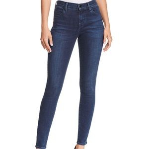 JBrand Super Skinny 620 Jeans. Size 28
